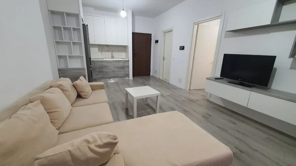 Tirane, jepet me qera apartament 1+1 Kati 4, 80 m² 400 € (Astir)