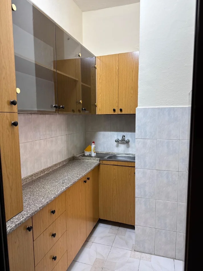 Tirane, jepet me qera apartament 1+1 , 60 m² 500 € 