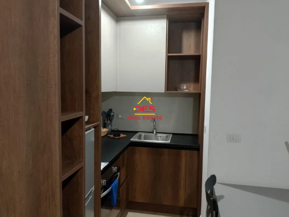 Vlore, jepet me qera garsonier Kati 3, 50 m² 350 € (Rruga Sazani)
