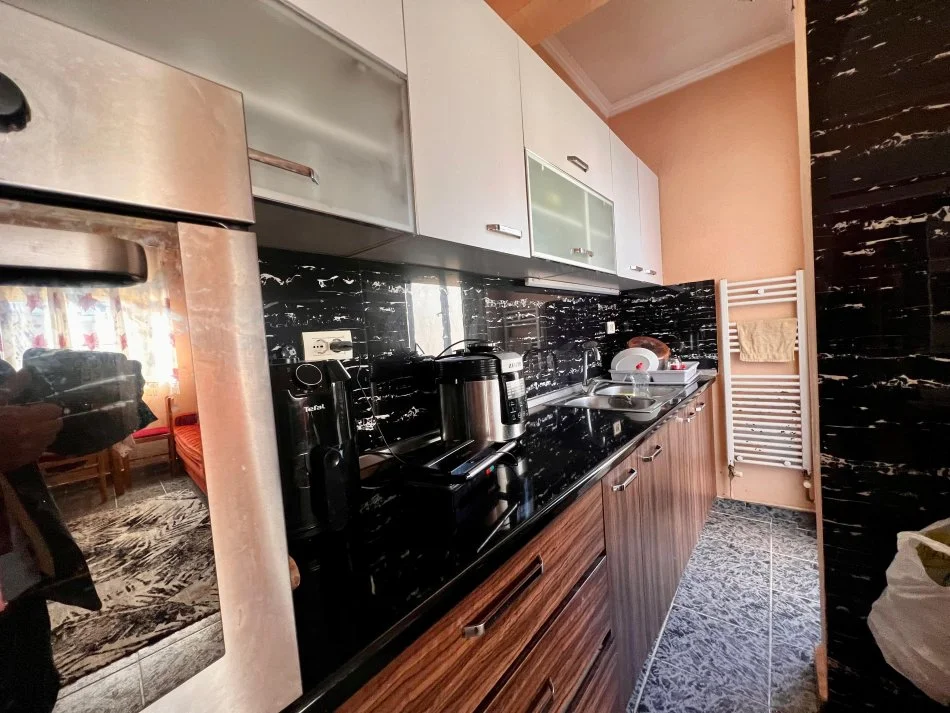 Korce, shitet shtepi 3+1+Ballkon Kati 2, 220 m² 165.000 € (“Rr.Koli Ceku” - Korce)