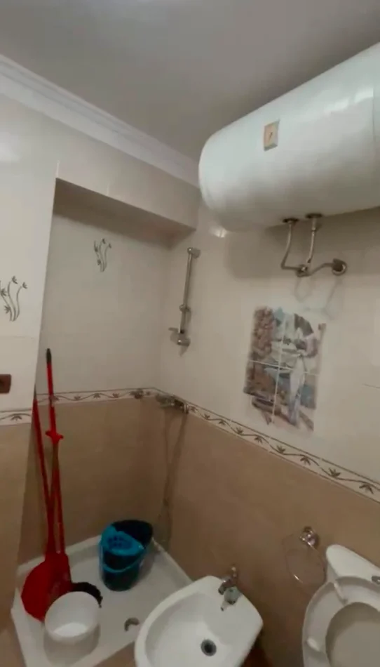 Tirane, jepet me qera apartament 1+1 Kati 1, 60 m² 500 € (Xhamia e Tabakeve)