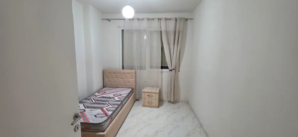 Tirane, jepet me qera apartament 2+1 Kati 8, 75 m² 550 € (Golden Park)