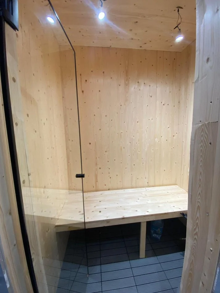 Tirane, jepet me qera apartament 2+1 Kati 10, 240 m² 1.500 € 