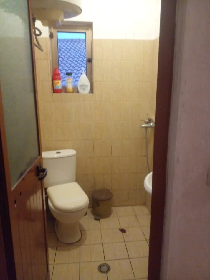Tirane, jepet me qera apartament 2+1+Ballkon Kati 4, 80 m² 300 € 