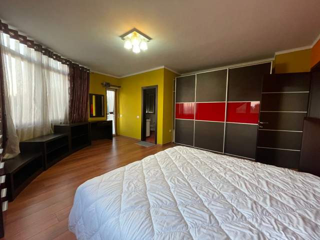 Tirane, jepet me qera apartament duplex 2+1+A+BLK Kati 3, 600