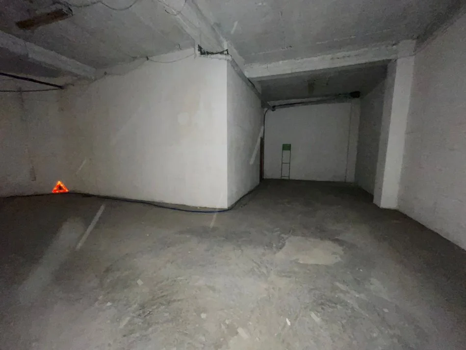 Tirane, jap me qera ambjent biznesi Kati -1, 180 m² (teodor keko)