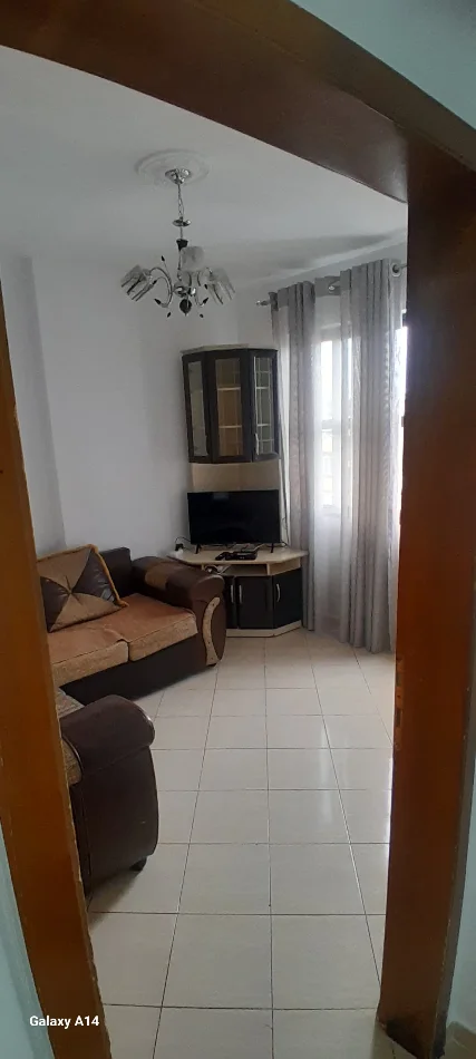 Tirane, jepet me qera apartament 1+1 Kati 8, 48 m² 350 € (Ferit xhajko)