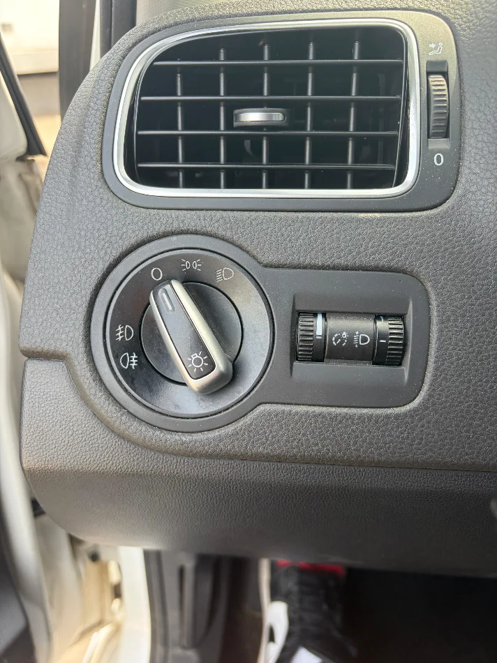 Durres, shitet makine Volswagen Polo Nafte, automatik 198.000 km