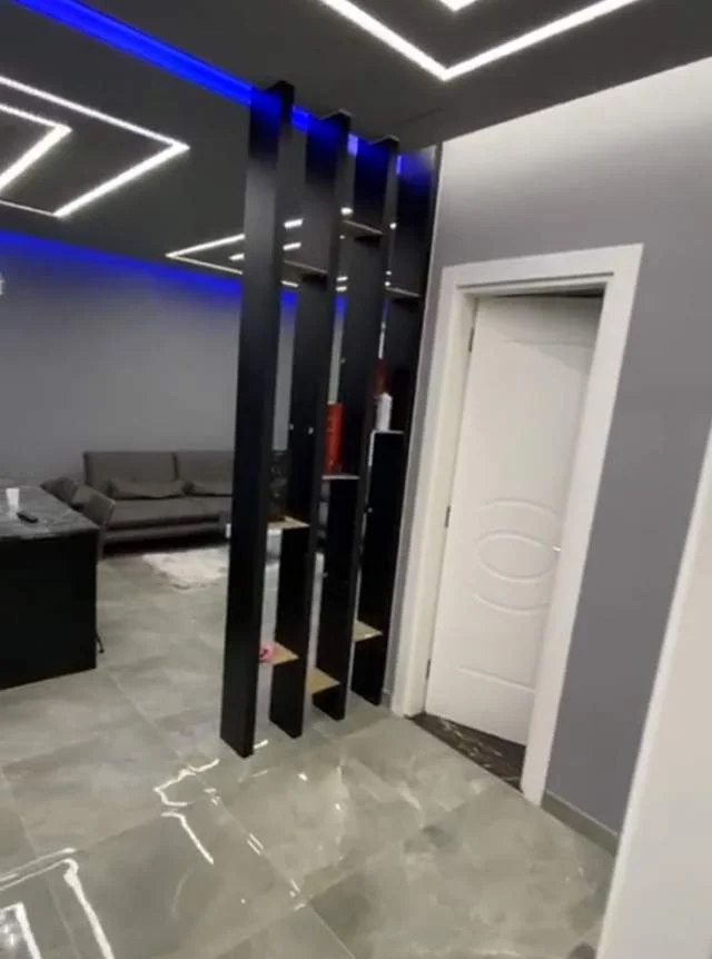 Tirane, jepet me qera apartament 2+1+BLK Kati 6, 95 m² 650 Euro (Rruga Nexho Konomi)