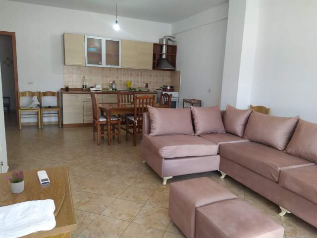 Tirane, jepet me qera apartament 1+1+BLK Kati 3, 77 m² 40.000 Leke (rruga Riza Cerova)