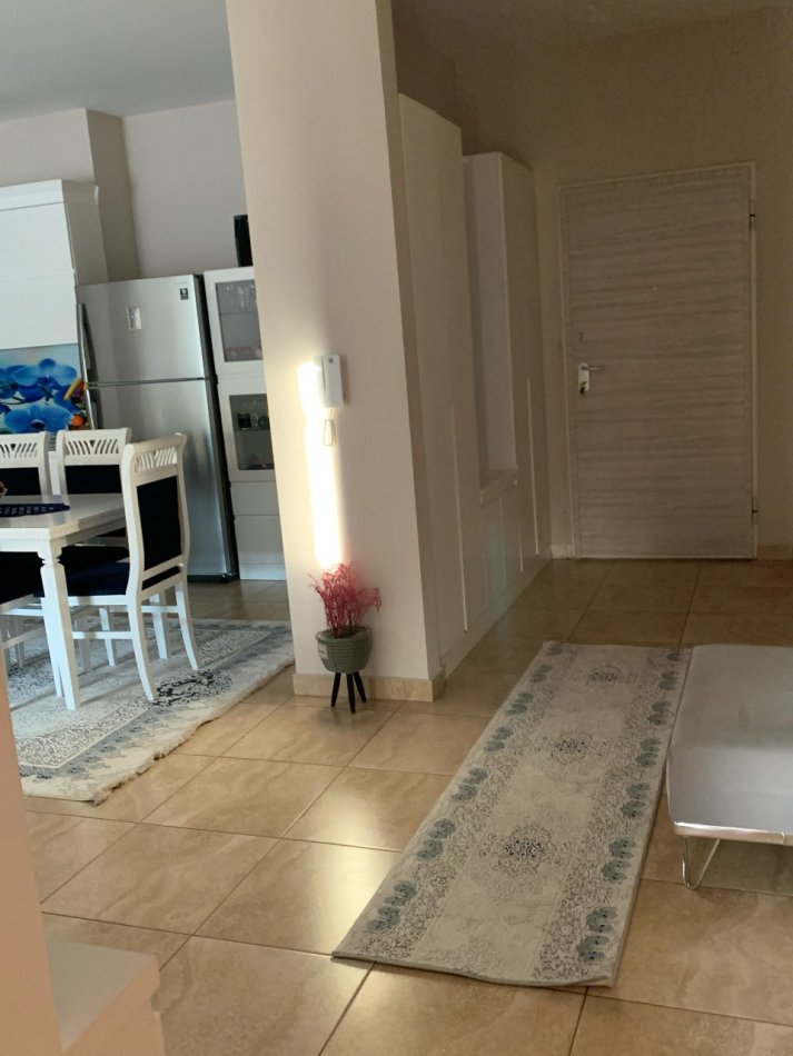 Tirane, shitet apartament 2+1+Ballkon Kati 6, 102 m² 195.000 € 