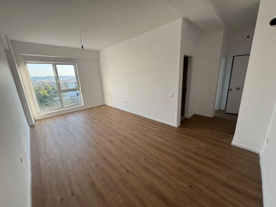 Tirane, jepet me qera apartament 1+1 Kati 3, 55 m² 200 € (Rezidenca OxA)