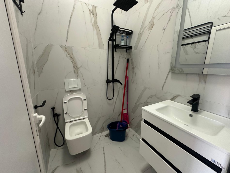 Qera,garsoniere, 250 € (Kombinat)