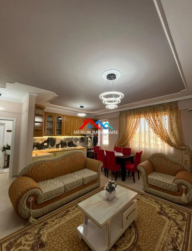 Tirane, jepet me qera apartament 2+1+Ballkon Kati 8, 100 m² 672 € (RRUGA ISUF ELEZI,BULEVARDI BAJRAM CURRI)