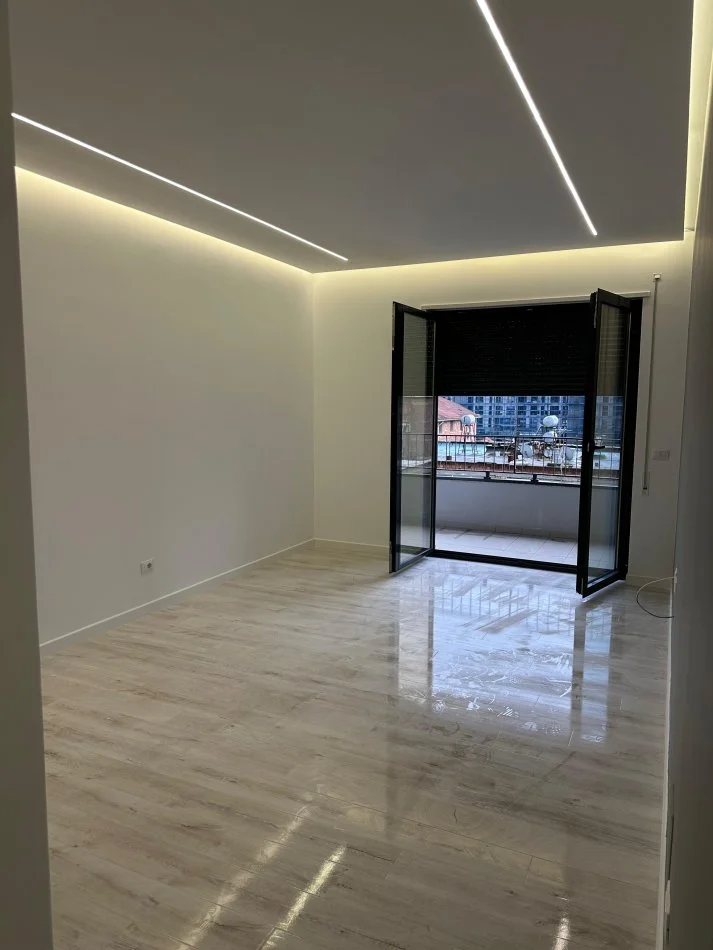 Tirane, shitet apartament 2+1 Kati 5, 92 m² 225.000 € (Rruga Luigj Gurakuqi)