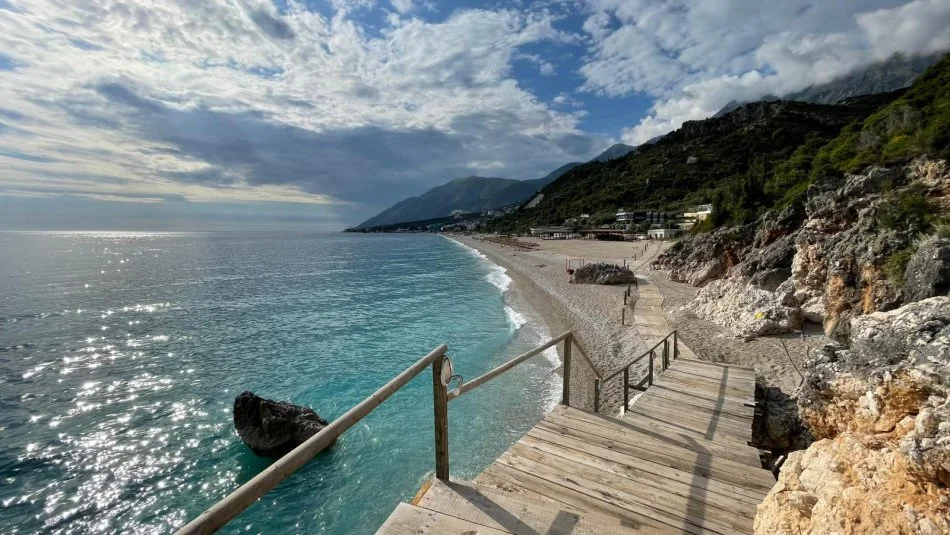 Shqiperi, shitet , (dhermi)