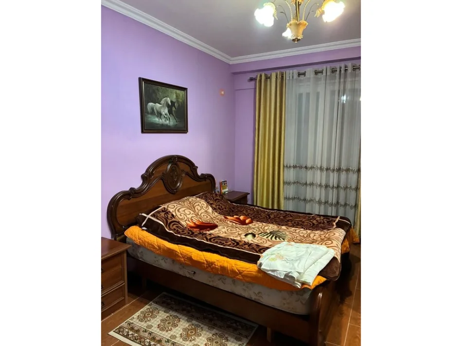 Tirane, jepet me qera apartament 1+1 Kati 2, 61 m² 550 € (21 DHJETORI , Rruga Frosina Plaku)