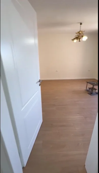 Fier, shitet apartament 3+1+Ballkon Kati 5, 107 m² 91.000 € (Rruga Mujo Ulqinaku)