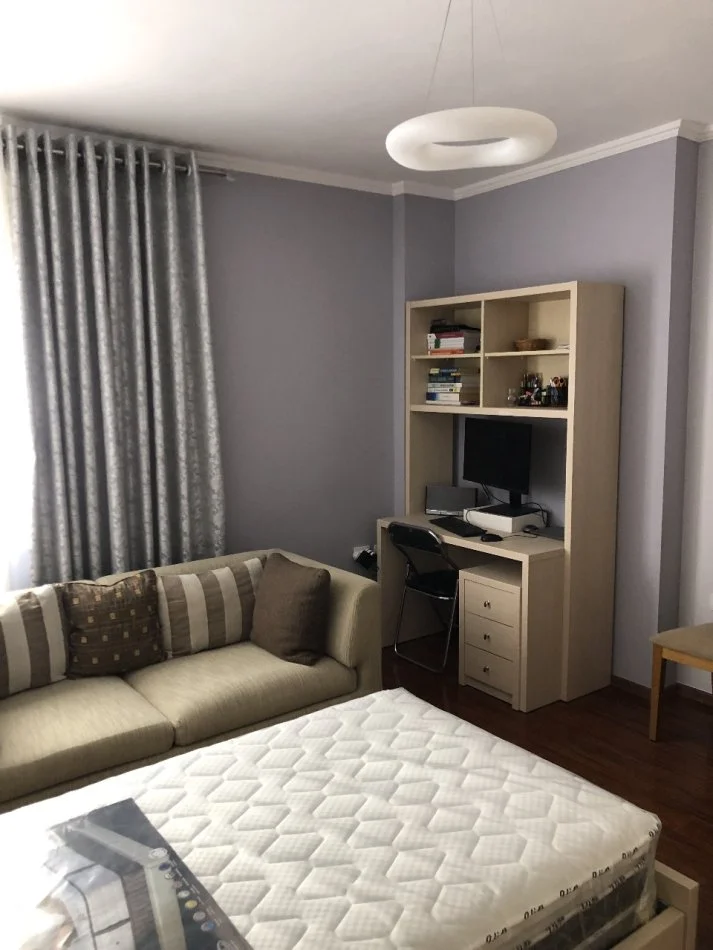 Tirane, jepet me qera apartament 3+1+Aneks+Ballkon Kati 6, 165 m² 1.100 € (Rruga Reshit Collaku)