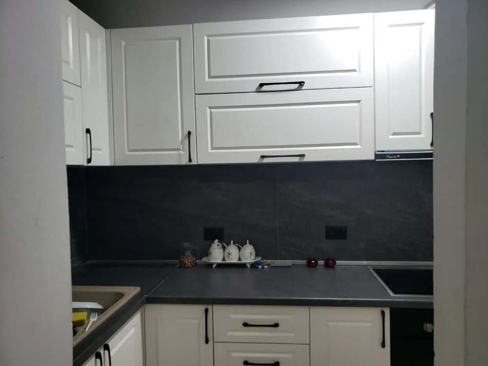 Tirane, jepet me qera 2+1 Kati 3, 40.000 ALL