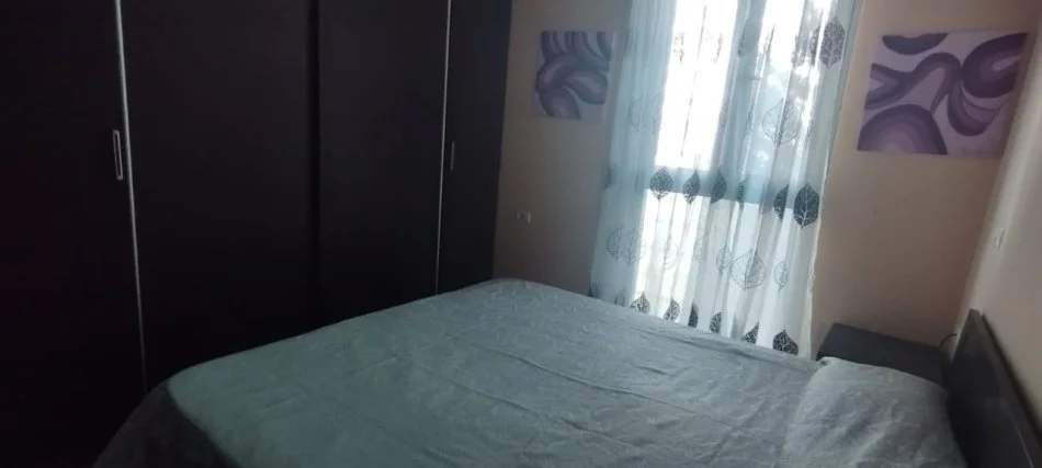 Tirane, jepet me qera apartament 2+1+Ballkon Kati 2, 85 m² 350 € (Misto mame pallatet cabej)