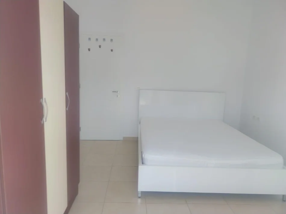 Tirane, jepet me qera apartament 1+1 Kati 1, 60 m² 35.000 € (Rruga Fuat Toptani)