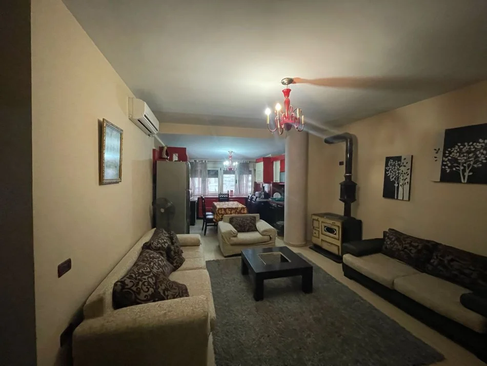 Tirane, jepet me qera apartament 3+1+Ballkon Kati 5, 120 m² 700 € 