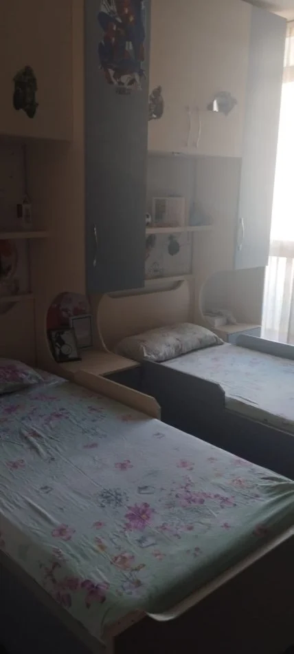 Tirane, jepet me qera apartament 2+1+Ballkon Kati 2, 85 m² 350 € (Misto mame pallatet cabej)