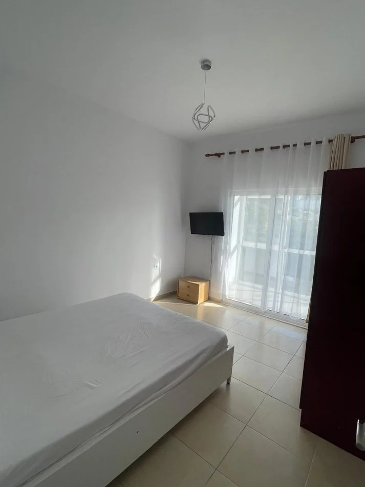 Tirane, jepet me qera 1+1+Ballkon Kati 1, 60 m² 400 € (Rruga "Fuat Toptani")