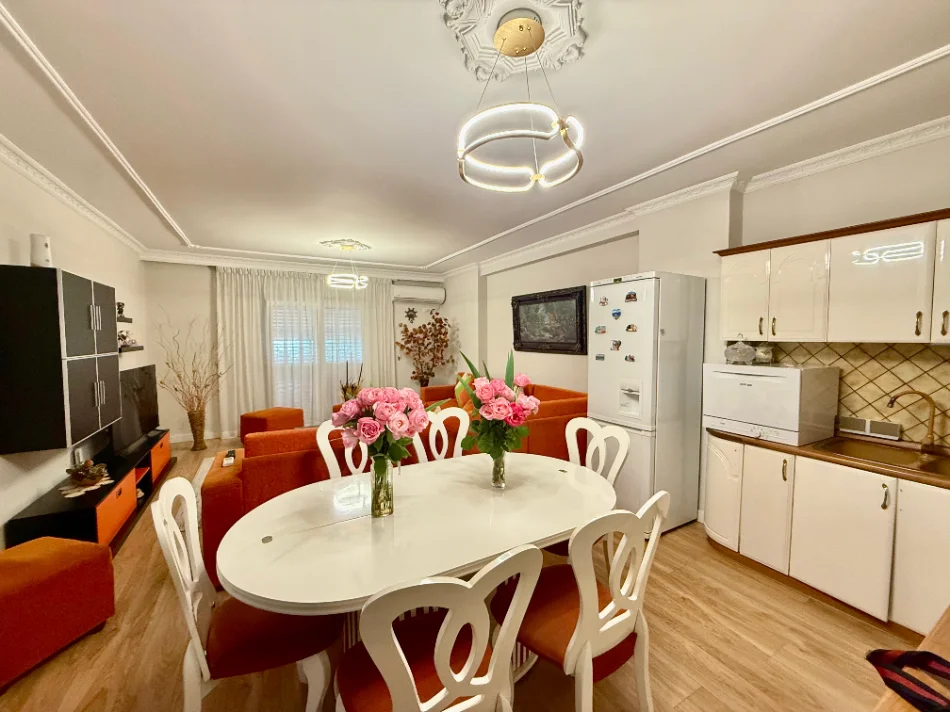 Tirane, jepet me qera nga Pronari, pa-komision 2+1+Ballkon Kati 1, 105 m² (Rr Dervish Bej Mitrovica)
