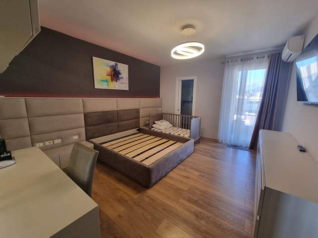 Tirane, shitet apartament duplex 4+1+A+BLK Kati 8, 228 m² 255.000 Euro (Rruga Zenel Baboci)