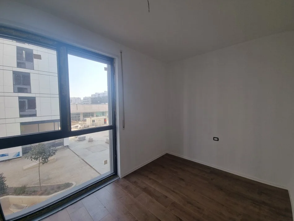 Tirane, jepet me qera zyre Kati 1, 108 m² 700 € (Rruga Dritan Hoxhaa)