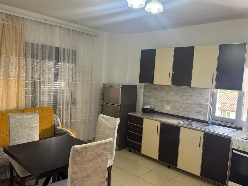 Himare, jap me qera apartament 1+1+Ballkon Kati 1, 70 m² 100 € /nata