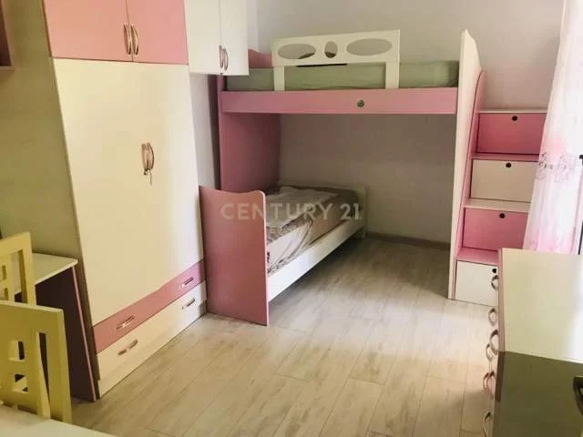 Tirane, shitet apartament 3+1+BLK Kati 9, 143 m² 185.000 Euro (Rruga e Dibres)