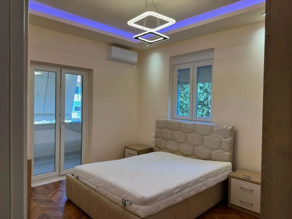 Tirane, jepet me qera apartament 1+1 Kati 7, 74 m² 60.000 € (rruga dibres)