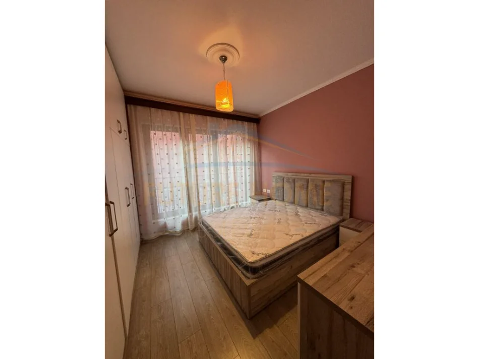 Tirane, jepet me qera apartament 1+1+PARKIM , Kati 2, 73 m² 600 € (KODRA E DIELLIT)