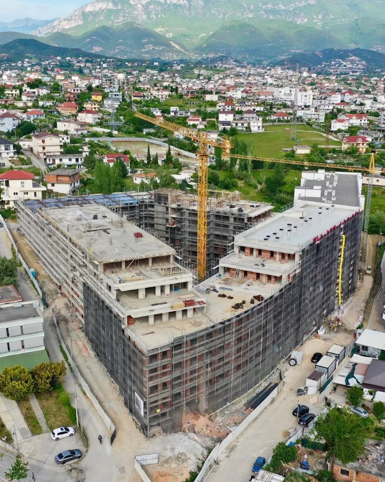 Tirane, shitet apartament 2+1 , 1 m² (Paskuqan)