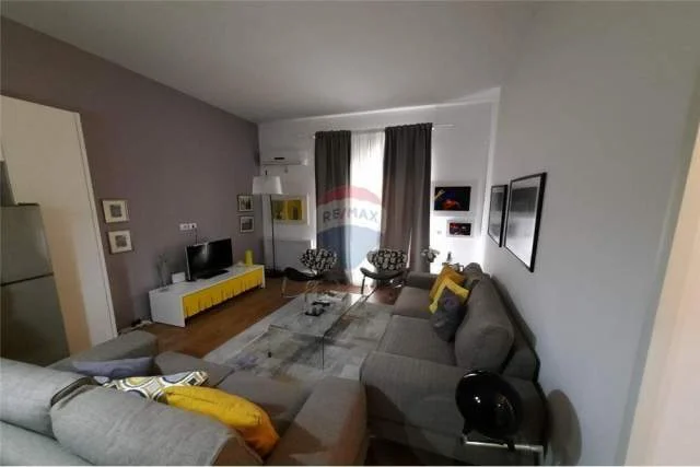 Tirane, jepet me qera apartament 2+1 Kati 2, 95 m² 650 Euro (Stadiumi Dinamo)