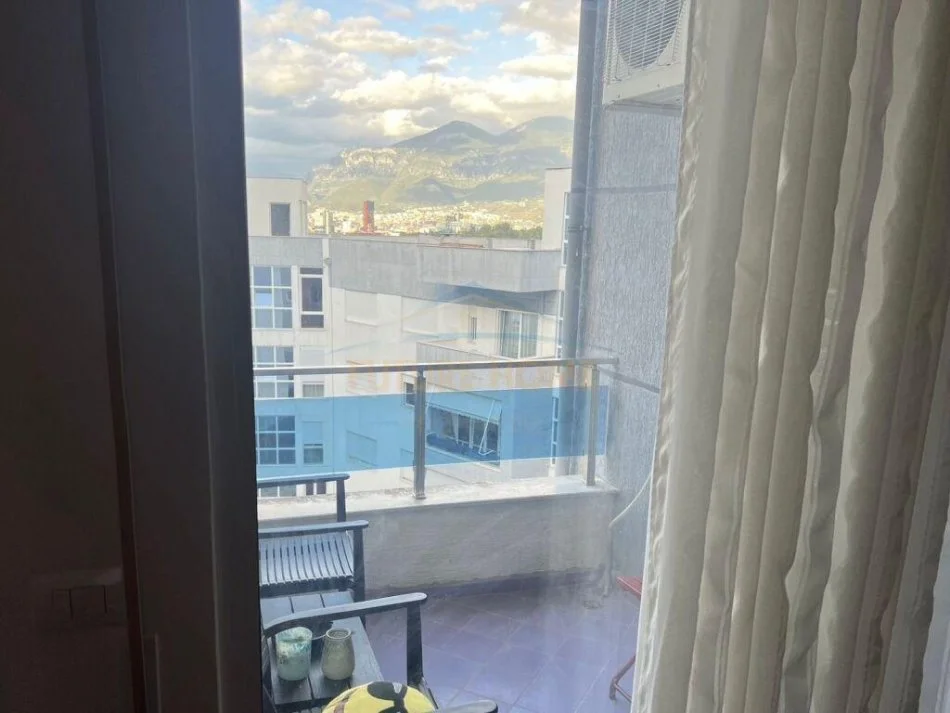 Tirane, jepet me qera apartament 2+1 , 100 m² 700 € (Kopshti Zoologjik)