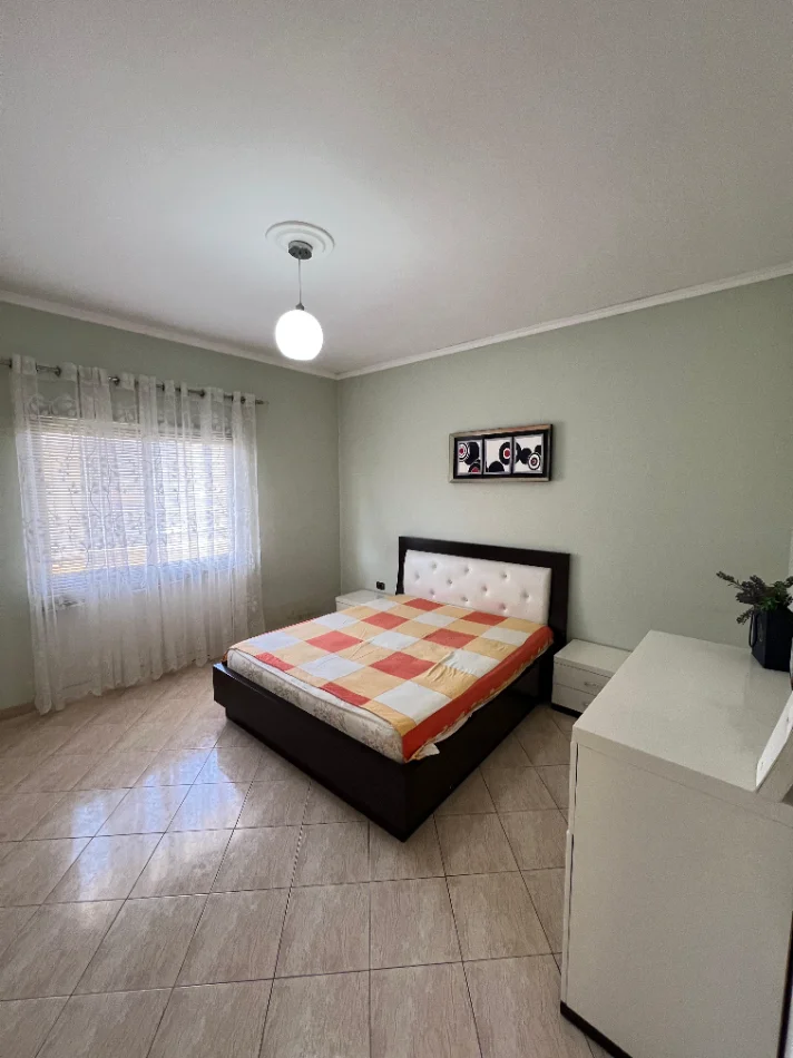 Tirane, jepet me qera apartament 2+1, 40.000 all, (Misto Mame, prane Yzberishtit,Tirane)