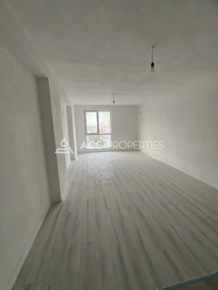 Durres, jepet me qera apartament 3+1 Kati 6, 105 m² 499 € (Ujsjellesi, Durres)
