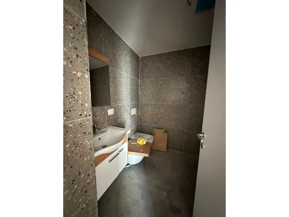 Tirane, shitet apartament 2+1+2+PARKIM, Kati 3, 108 m² 215.000 € (ISH DOGANA)