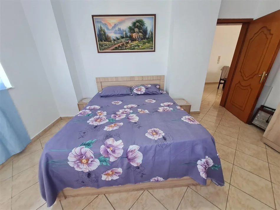 Tirane, jepet me qera apartament 2+1+Ballkon Kati 6, 93 m² 500€ (RRUGA DON BOSKO)