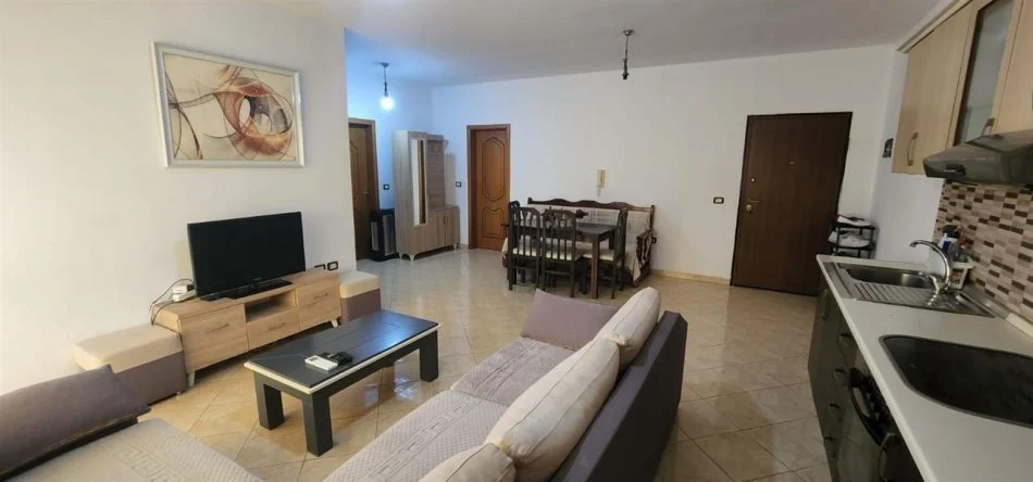 Tirane, jepet me qera apartament 2+1+Ballkon Kati 6, 93 m² 500€ (RRUGA DON BOSKO)