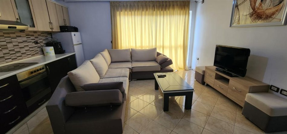 Tirane, jepet me qera apartament 2+1+Ballkon Kati 6, 93 m² 500€ (RRUGA DON BOSKO)