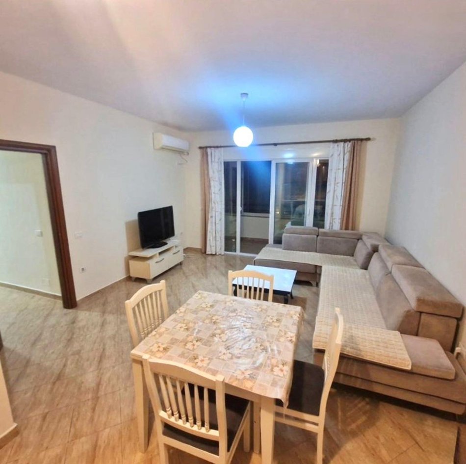 Tirane, jepet me qera apartament 2+1 Kati 4, 100 m² 650 € (vizion plus)