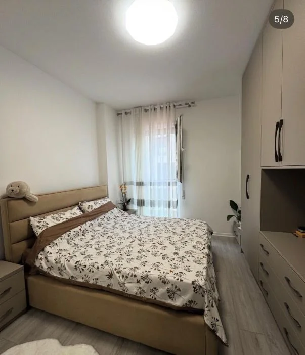 Tirane, jepet me qera apartament 2+1+Ballkon Kati 2, 90 m² 750 € (rruga Don Bosko)