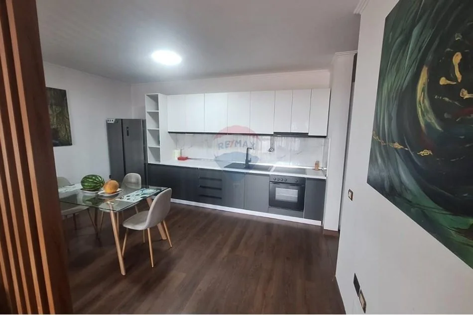 Tirane, shitet apartament 2+1 Kati 5, 120 m² 192.000 € (Rruga Don Bosko)