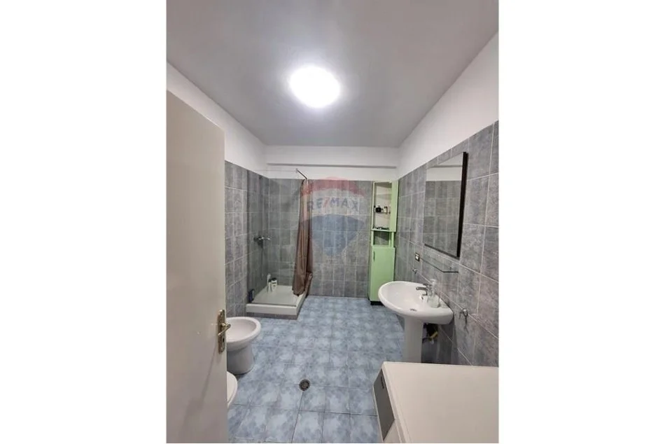 Tirane, shitet apartament 2+1 Kati 5, 120 m² 192.000 € (Rruga Don Bosko)