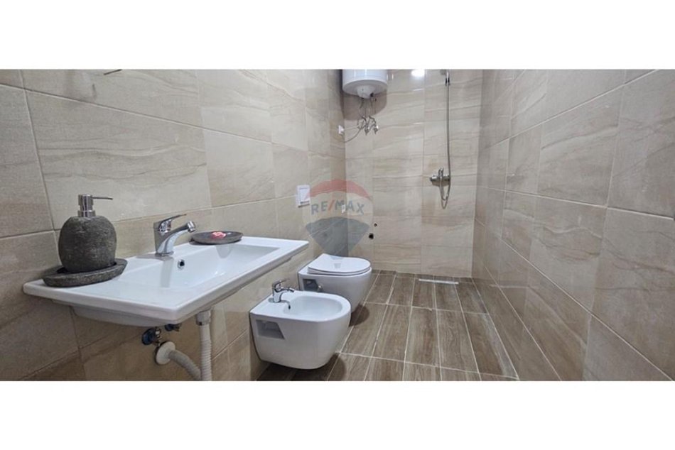 Tirane, jepet me qera apartament 1+1 Kati 2, 60 m² 550 € (Don Bosko)
